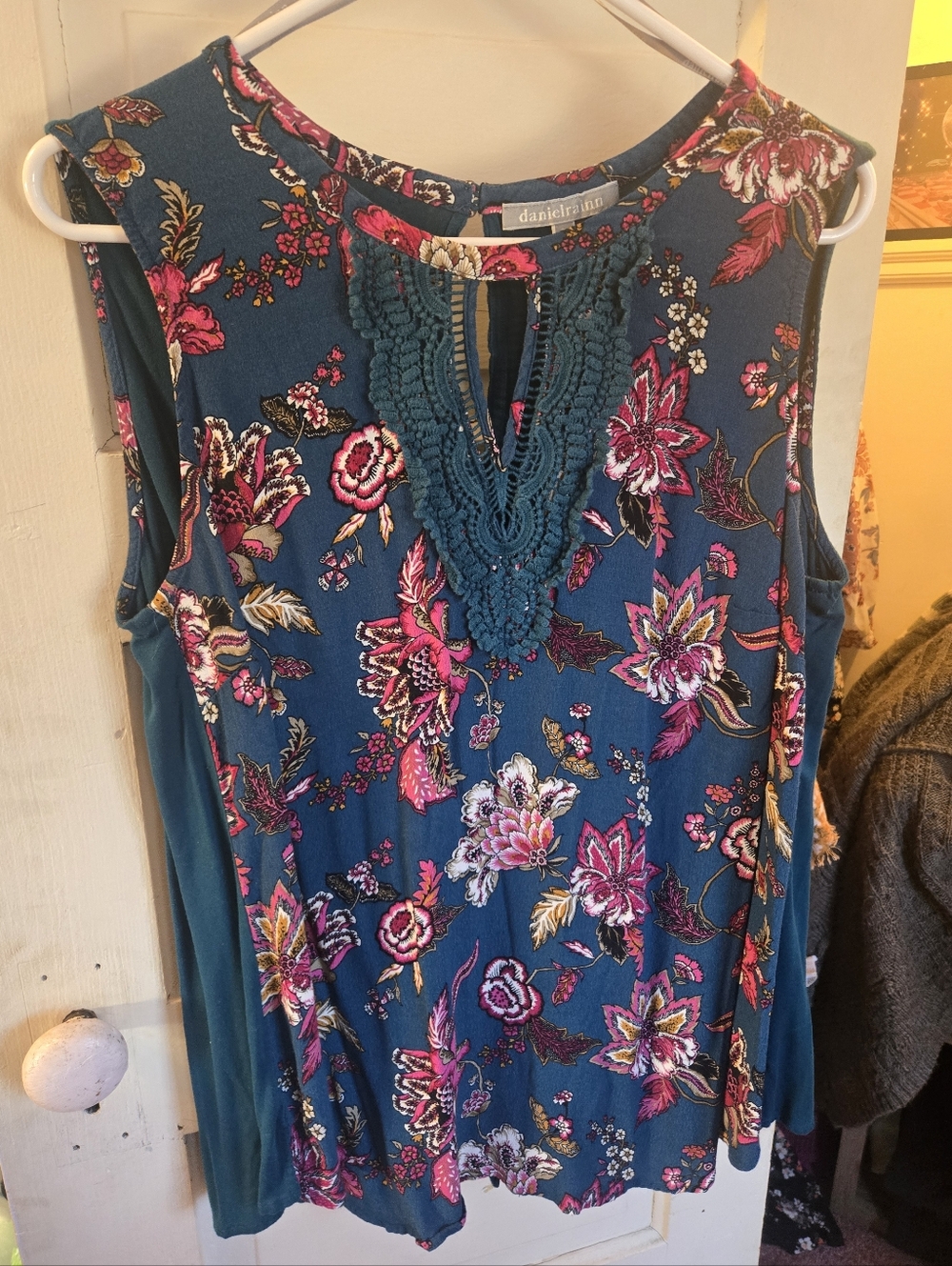 Daniel Rainn Teal Floral Crochet-Trim Sleeveless Tank